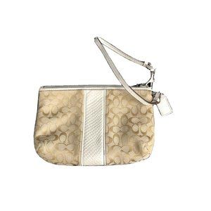 NWT Coach Women's Wristlet Wallets Clutch Beige